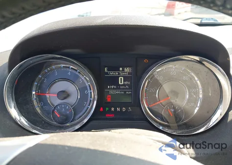 2016 Chrysler Town & Country Touring from USA, damaged, VIN 2C4RC1BG2GR166583